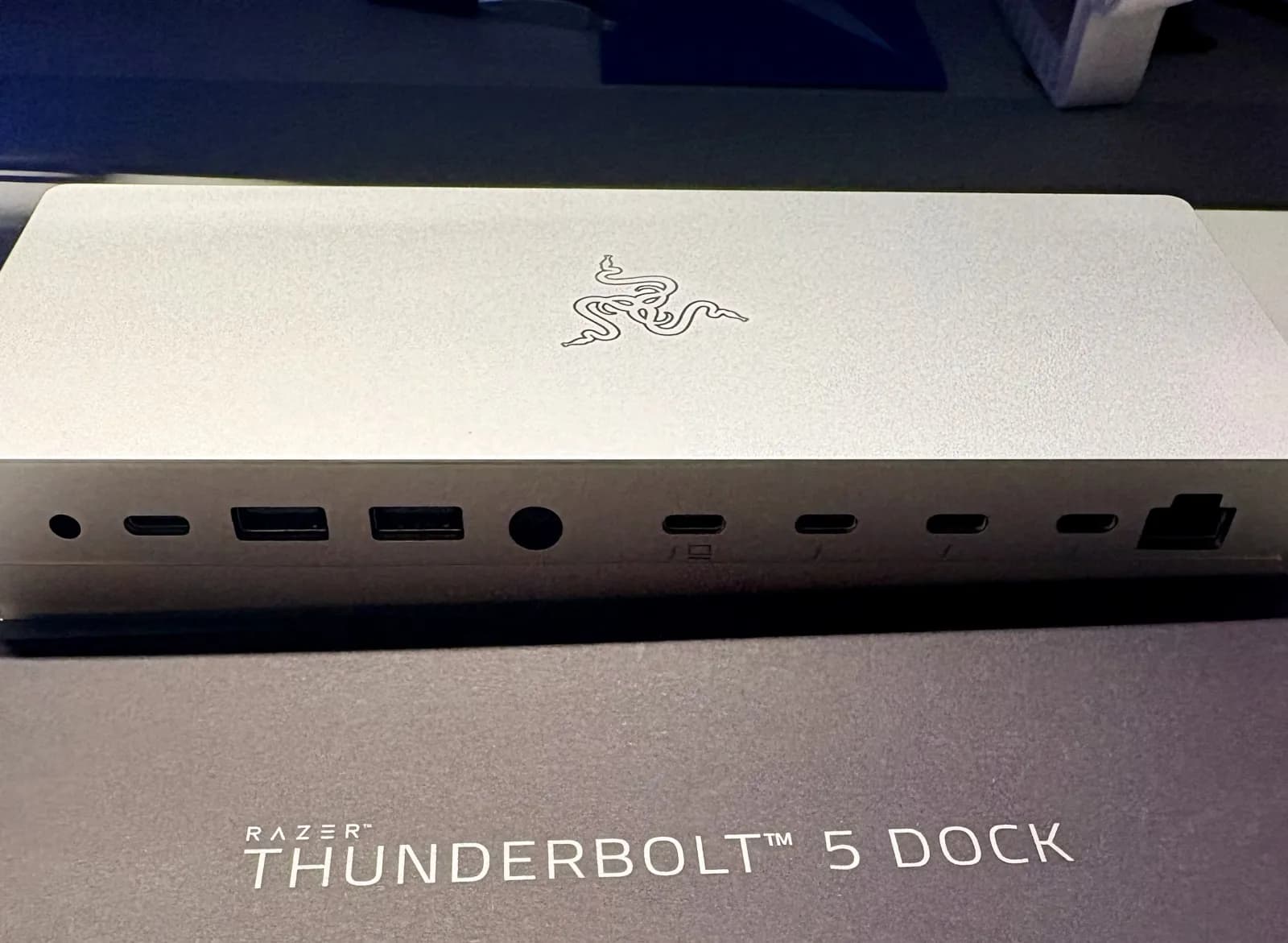 Razer Thunderbolt 5 Dock 후면 포트